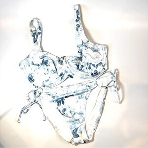 Victoria’s Secret swimsuit top 34DDD bottom S